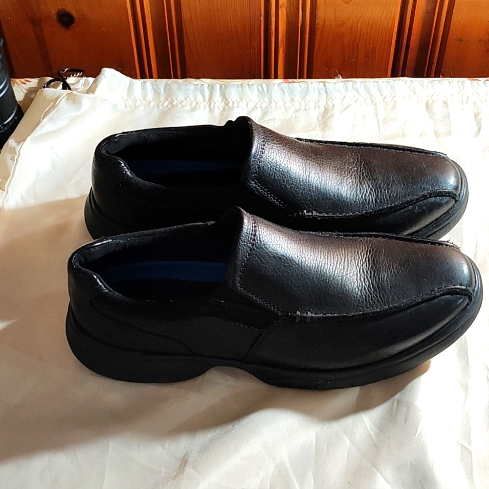 Clarks slipon leather black loafers 10w